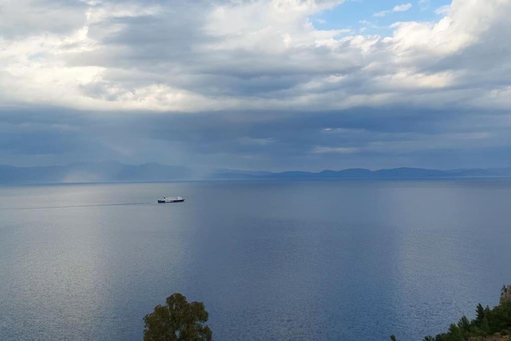 Simply Meraki Gytheian Apt With Panoramic Sea View Гитио Екстериор снимка