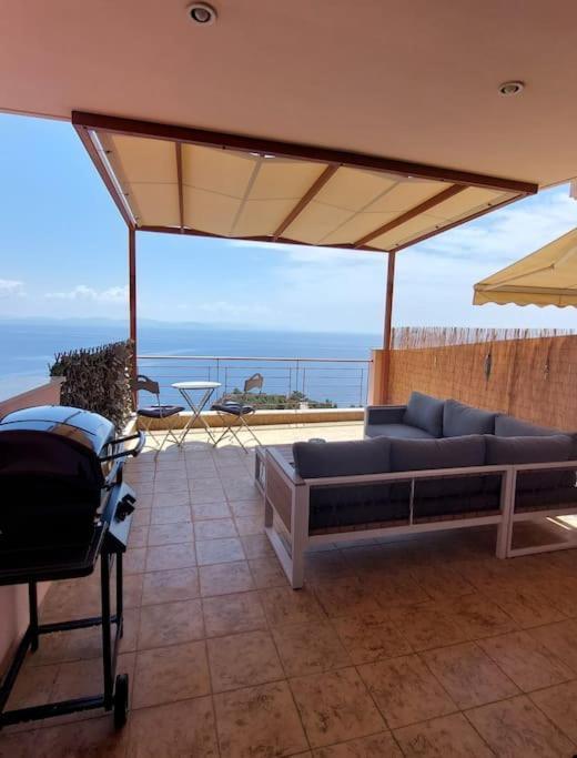 Simply Meraki Gytheian Apt With Panoramic Sea View Гитио Екстериор снимка